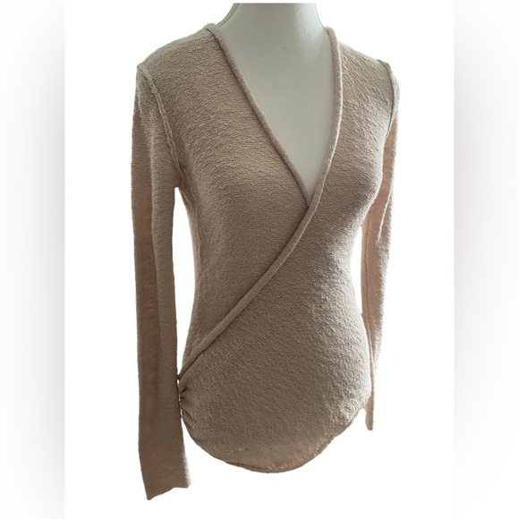 Free People deep v-neck cream long sleeve cotton linen women’s cozy top Sz XS - Picture 2 of 8